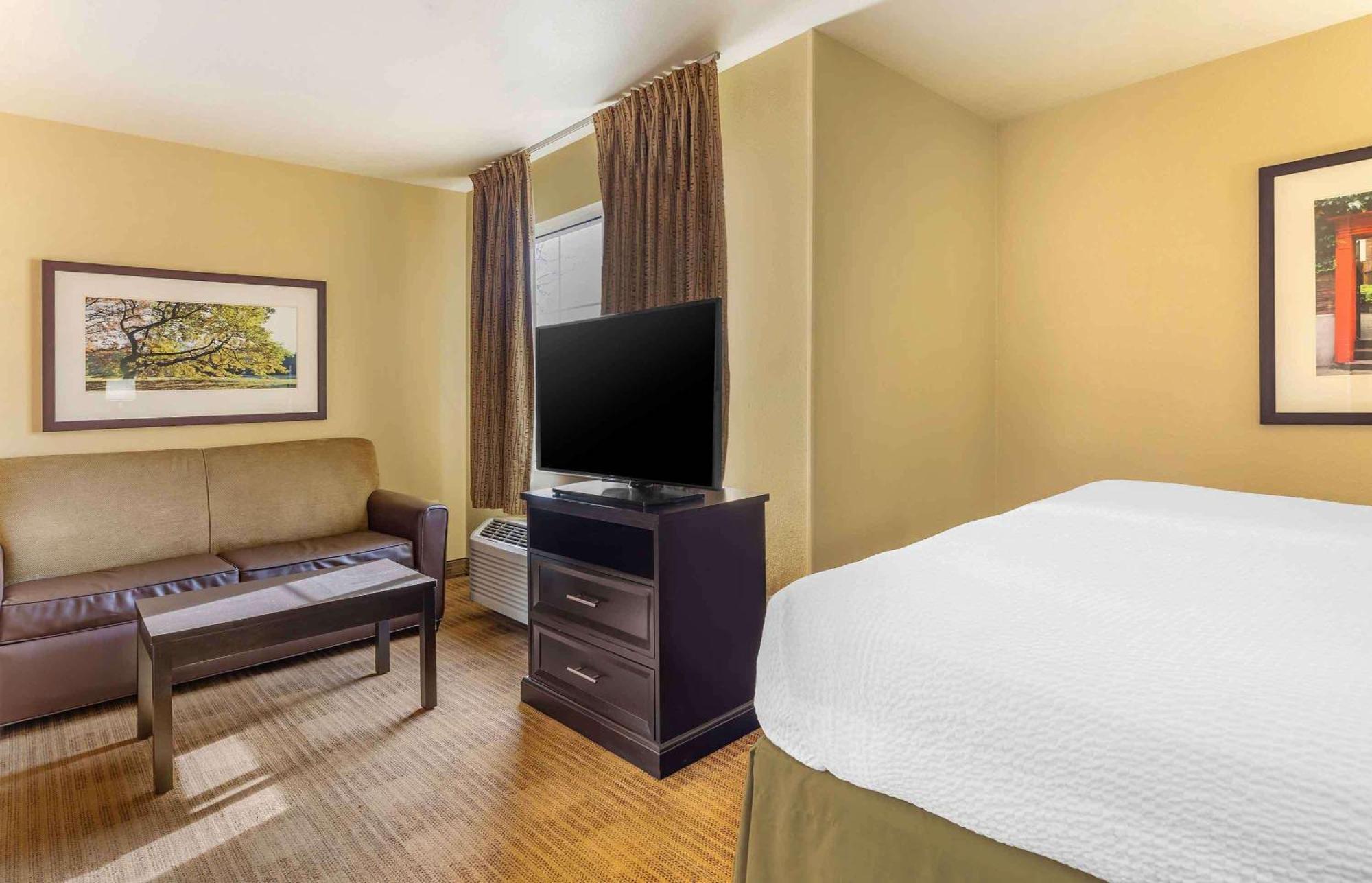 เอ็กซ์เทนด์ สเตย์ อเมริกา เวสต์โบโรช์ คอมพิวเตอร์ ไดรฟ์ Hotel ภายนอก รูปภาพ
