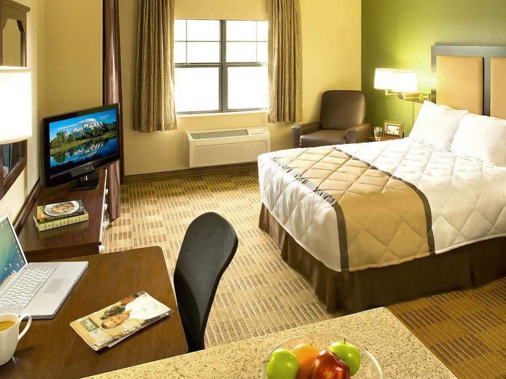 เอ็กซ์เทนด์ สเตย์ อเมริกา เวสต์โบโรช์ คอมพิวเตอร์ ไดรฟ์ Hotel ภายนอก รูปภาพ